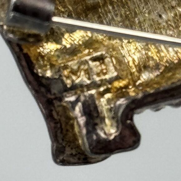 Vtg MJ Enameled Black and White Cow Brooch Pendant Red Flower Farmcore 1.5" - Picture 4 of 7